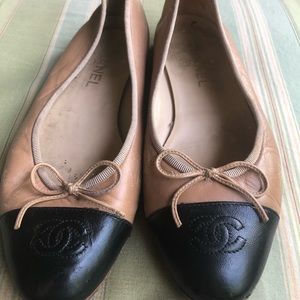 Chanel leather flats Black and Tan size 10| IT 40 with interlocking CC  logo